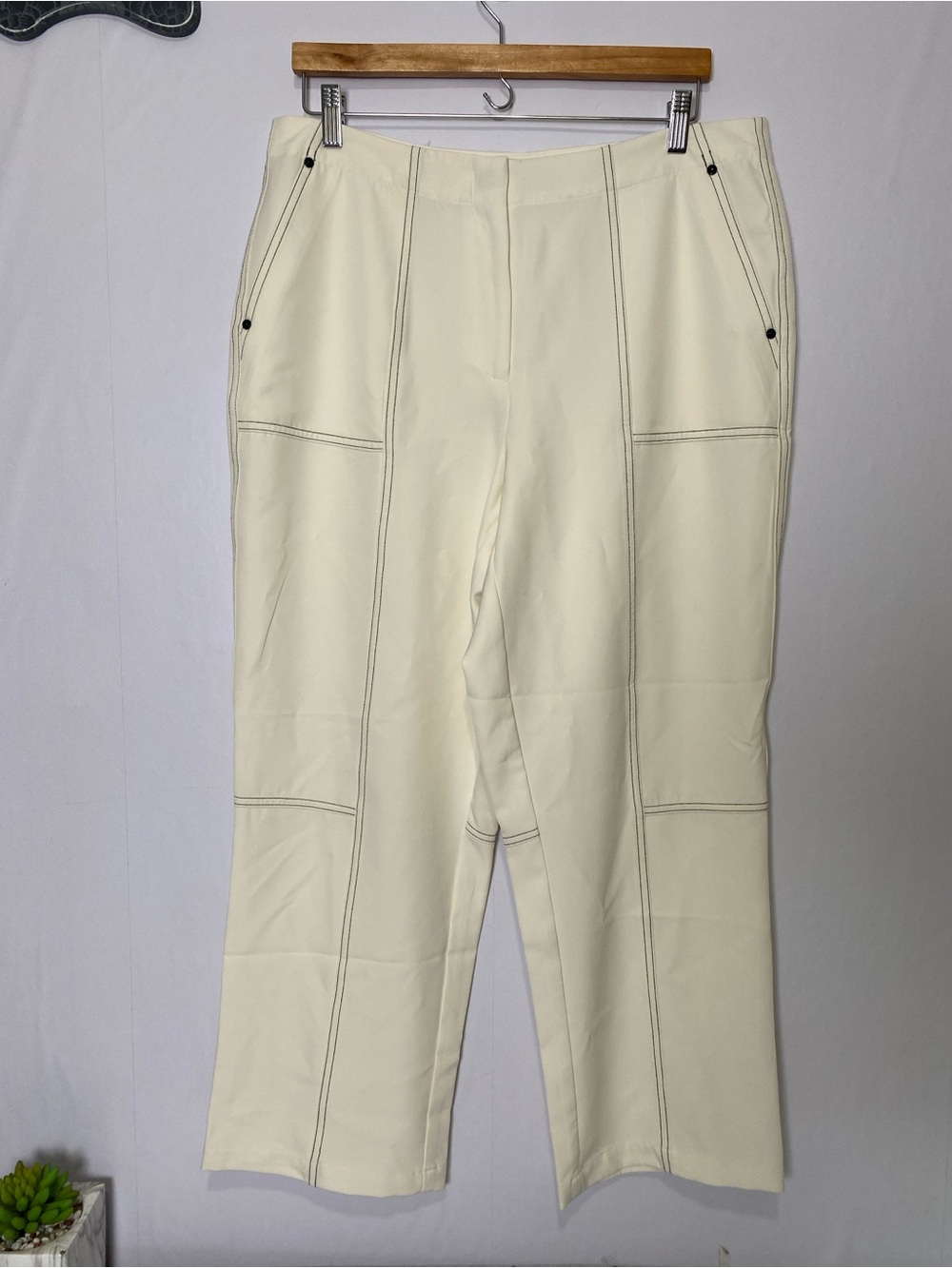 Karl Lagerfeld Paris Women's Pants Size 34 Cream/Ivory Cropped Ankle Preppy